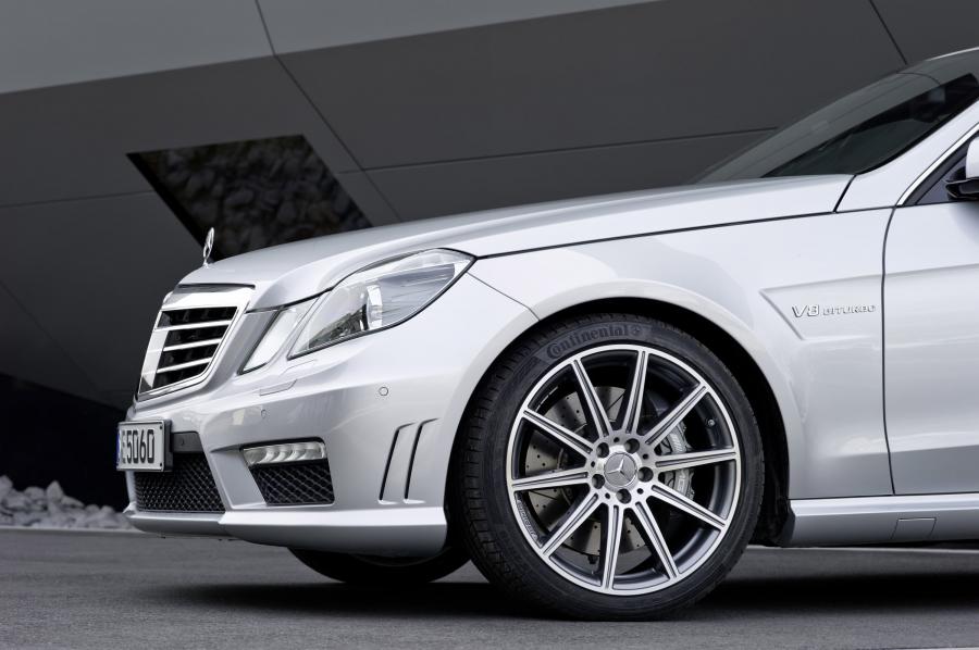  Mercedes-Benz E63 AMG 2011 года  (фото 7 из 12)